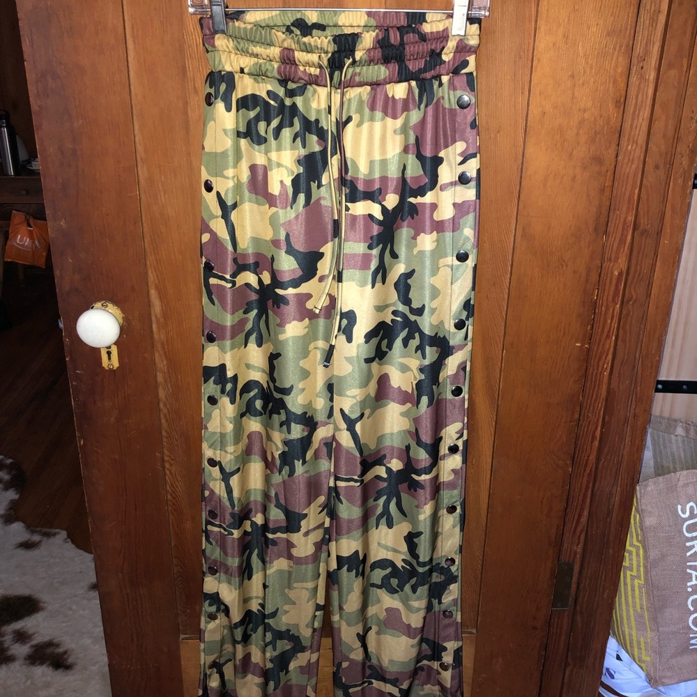 Camo pants